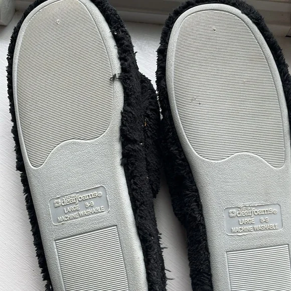 Dearfoams Black Fuzzy Slippers Flip Flop Style - Picture 3 of 4